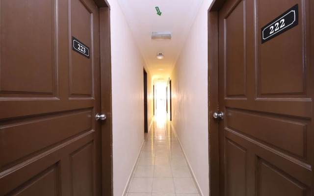 OYO 775 Hotel Sahara Inn