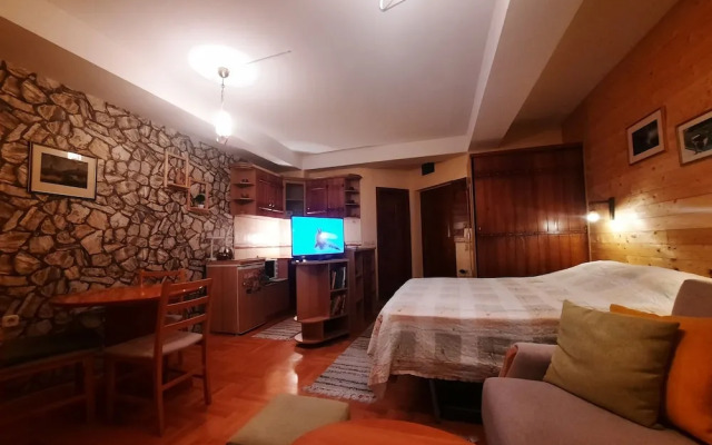 Luccia Apartments- Very Central Cozy Condo