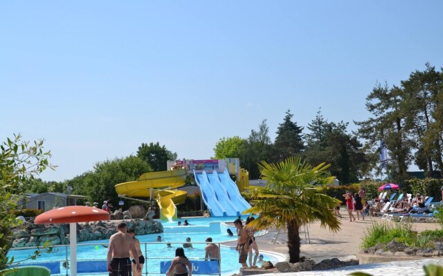 Bungalow With 2 Bedrooms in Onzain, With Terrace