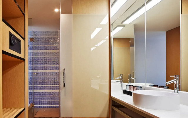 Aloft Dongguan Dynamic Town