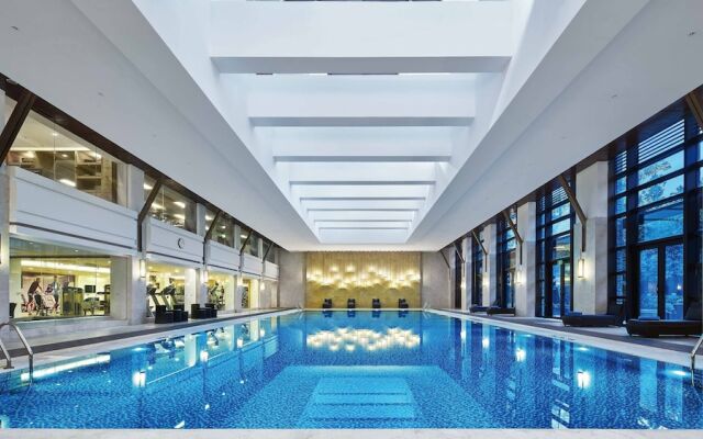 Crowne Plaza Hailing Island