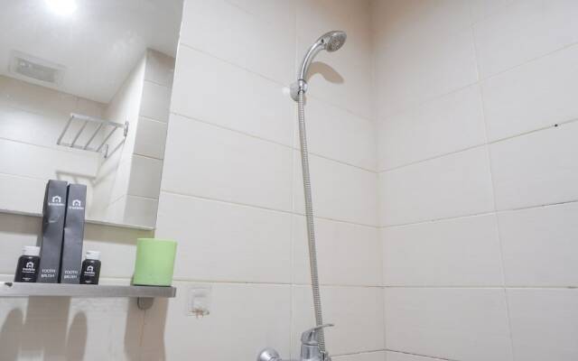 Fancy And Nice Studio At Belmont Residence Puri Apartment