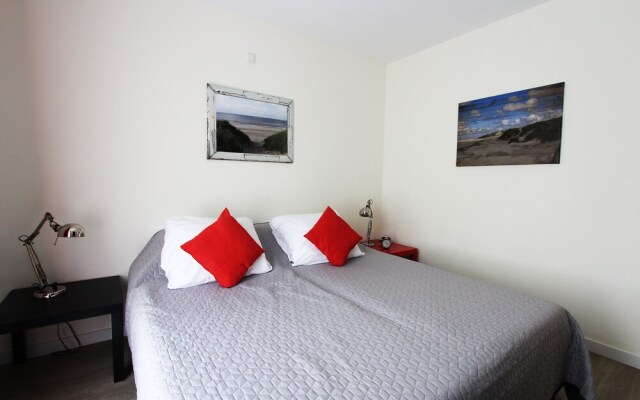 Stunning 2-bed Apartment in Egmond aan Zee Mantelm