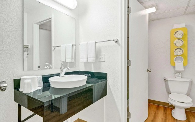 Motel 6 Big Springs, NE