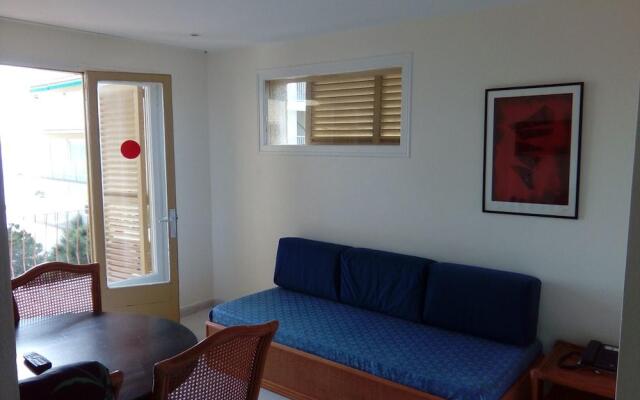 Apartamentos Aromar
