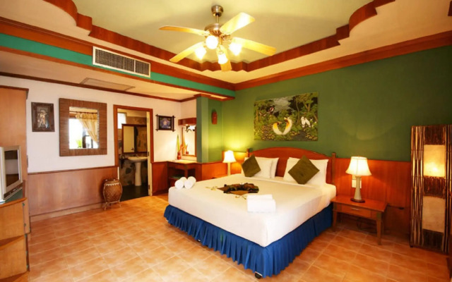 Salad Beach Resort