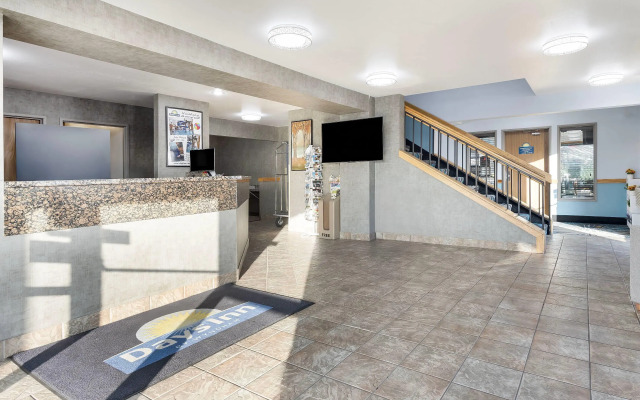 Days Inn by Wyndham Mitchell SD