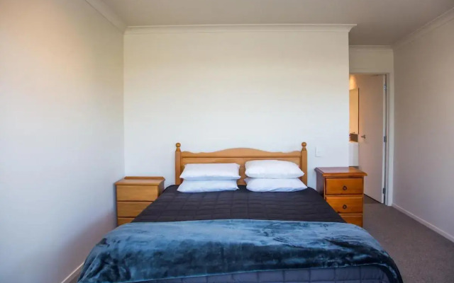 Waterfront Wonder - Matarangi Holiday Home