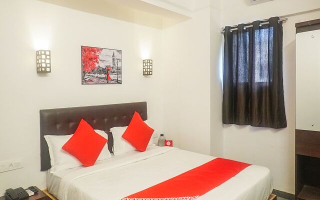 OYO 13304 Divine Destination