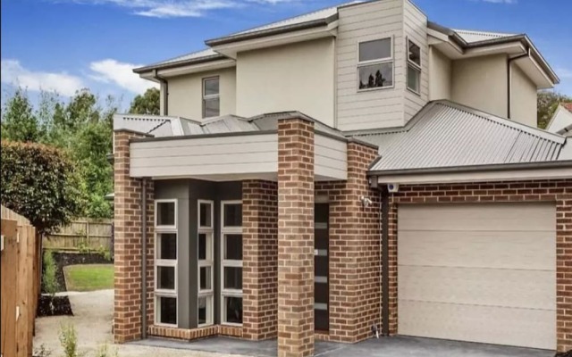 Signature Townhouse In Doncaster