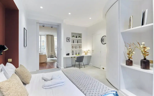 Sublime 3 Bedroom Flat Palais Royal Bourse