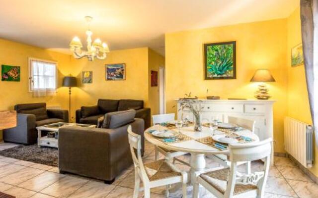 Holiday Home Les Grillons