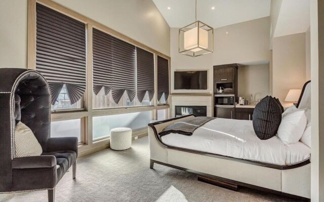 Four Bedroom Penthouse 4 Apartment Hotel by RedAwning