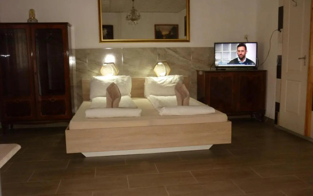 R1 Rolléder Apartman-ház