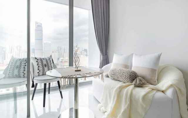 Hyde Sukhumvit 11 By Favstay