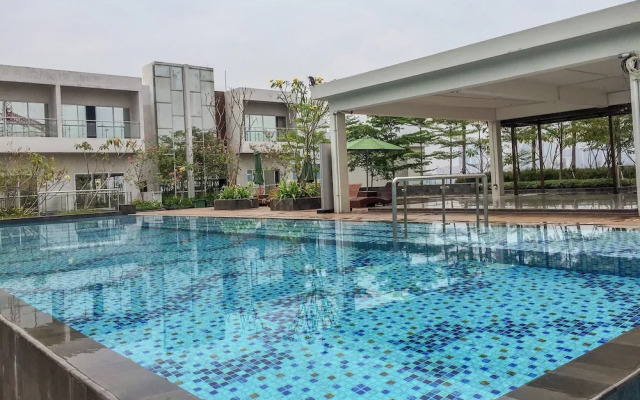 Strategic Location 2Br Gallery West Apartment