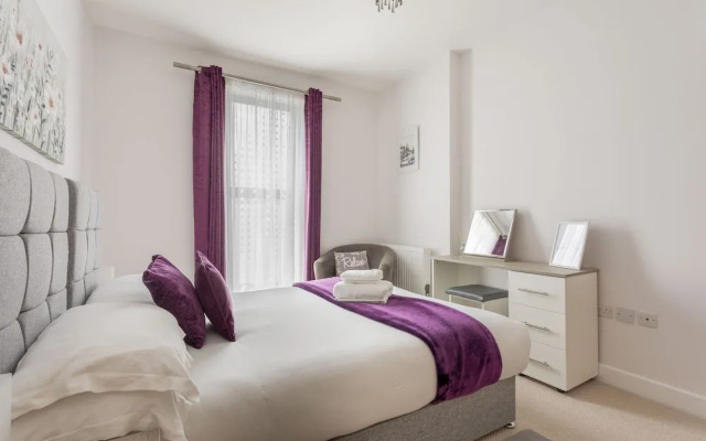 Queens Lodge 1-bed Apartment in Redhill