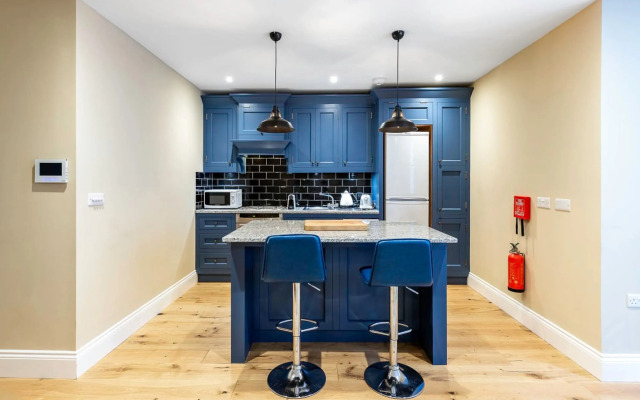 Colourful Studio Near Clapham Common!