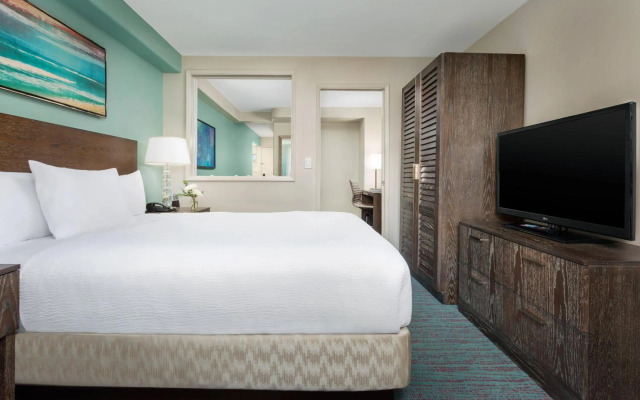 Courtyard by Marriott Waikiki Beach