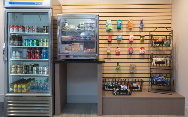 Holiday Inn Express Hotel & Suites Ft. Collins by IHG