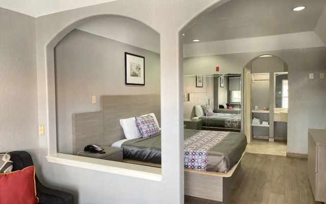 Island Suites
