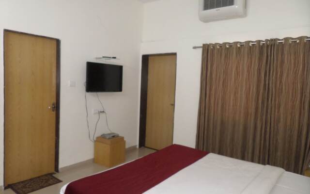 Rajasthani Rajwadi Hotel & Restaurant