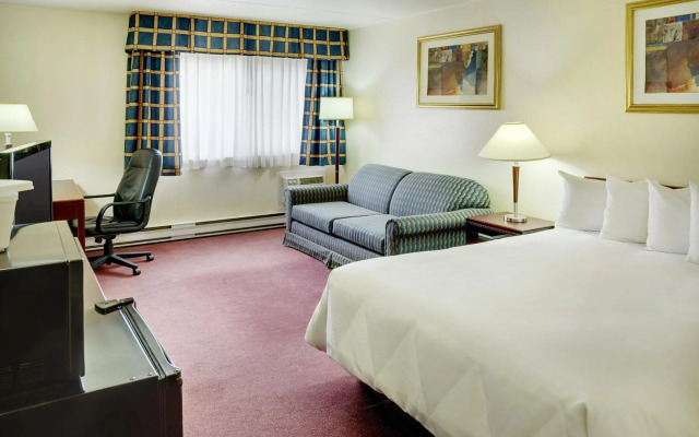 Travelodge by Wyndham Ottawa East