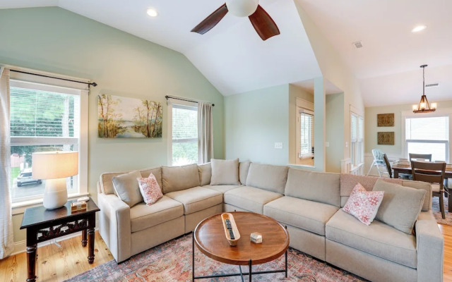 Kill Devil Hills Retreat w/ Gas Grill & Deck!