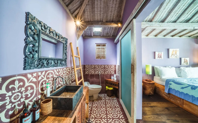 Villa West