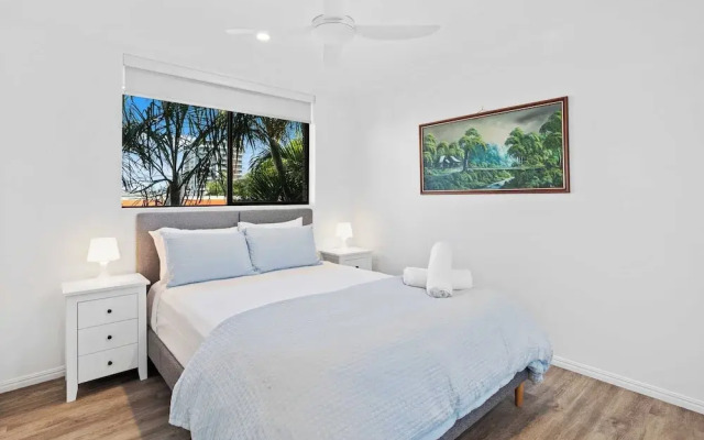 Little Palms by Burleigh Letting Co