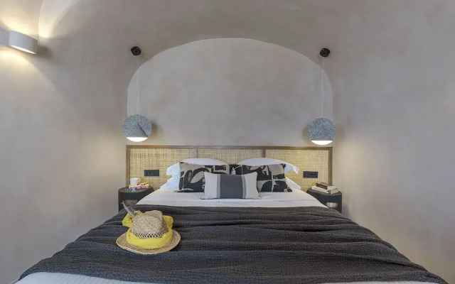 The Exotic Cave Suite