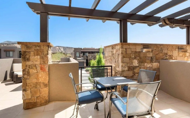 The Suite Escape By Redawning