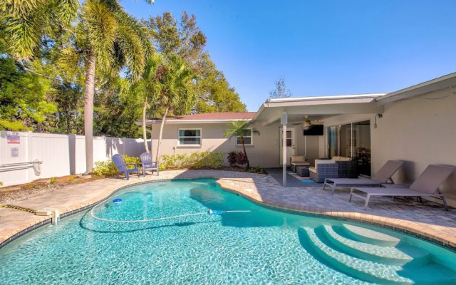 Sunny Escape-heated Pool