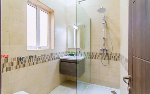 Maltese Stone Apt 100mt From Sea Sliema