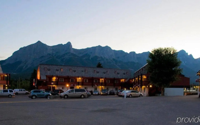 Rocky Mountain Ski Lodge