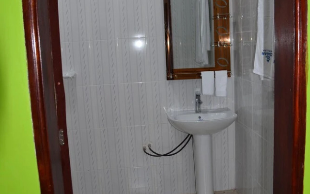 Zegans Hotel Lira