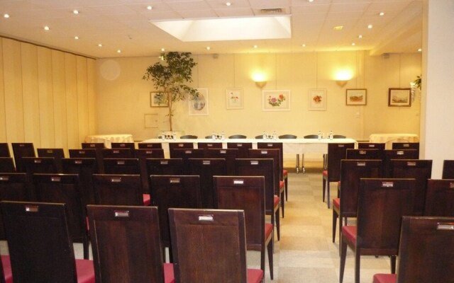 Noemys Brive  