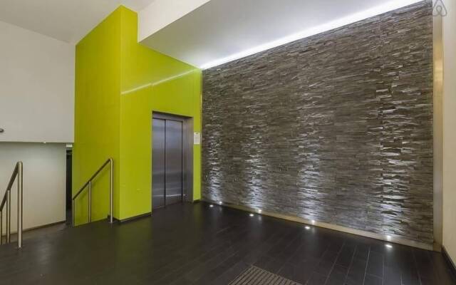 2Bed-2Bath Flat - Gym Pool Balcony Lift