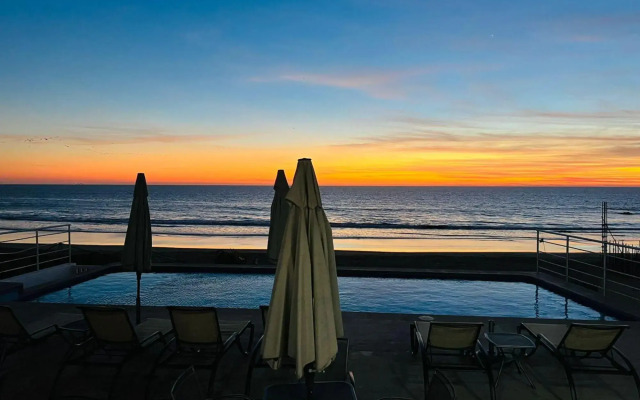 Brujas Tower Beach Resort