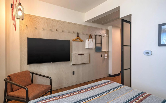 Moxy Phoenix Downtown