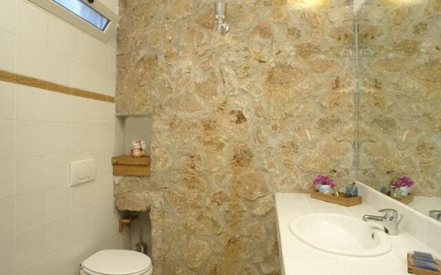 Navarro Hill Resort