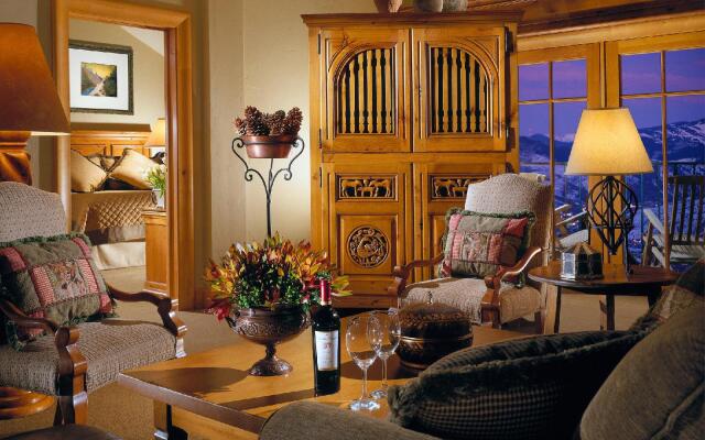 The Lodge & Spa at Cordillera