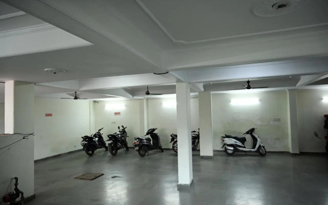 OYO 24106 Shri Raj Laxmi Palace