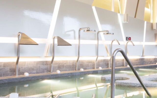 YA-NOLD Hot Spring Hotel
