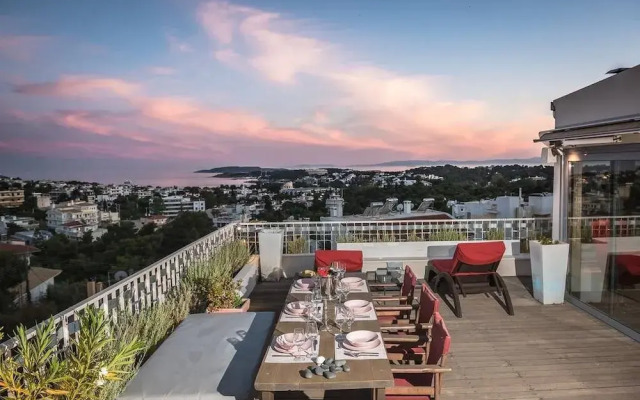 Sea View Apartment with Hot Tub & Sauna
