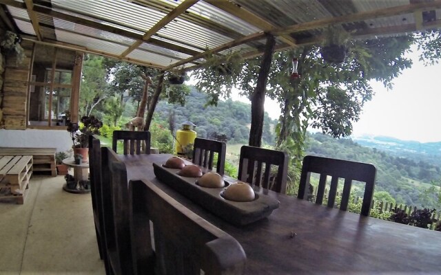 Cozy Mountain Cabin Antigua AN020