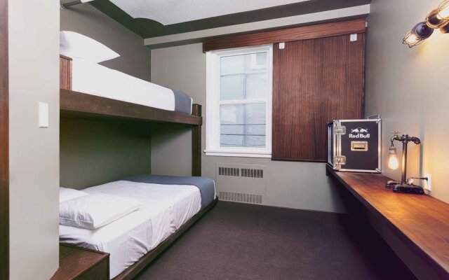 Crash Hotel Downtown Edmonton