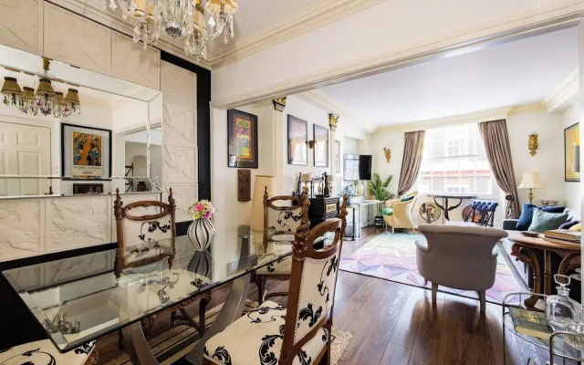 Mayfair 3-bed 5-guest Berkeley Square 1729 House