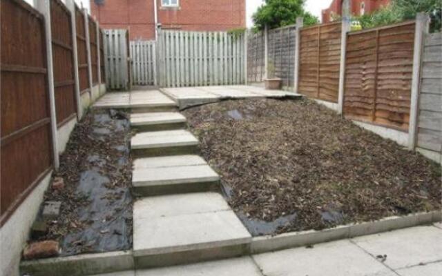 Quiet Residential Area, Within Easy Reach to Town