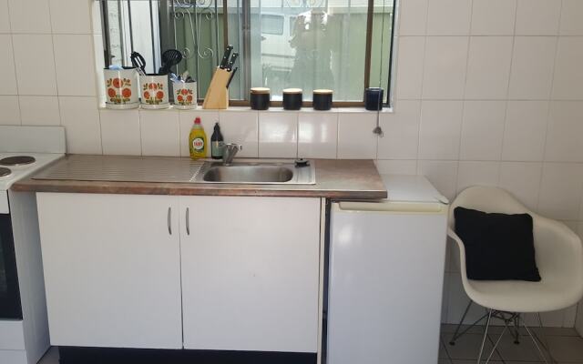 BUDGET BUDGET Marlborough St Apartments